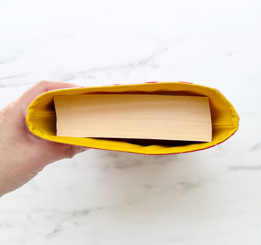 Rainbow scallops - padded book sleeve, book pouch