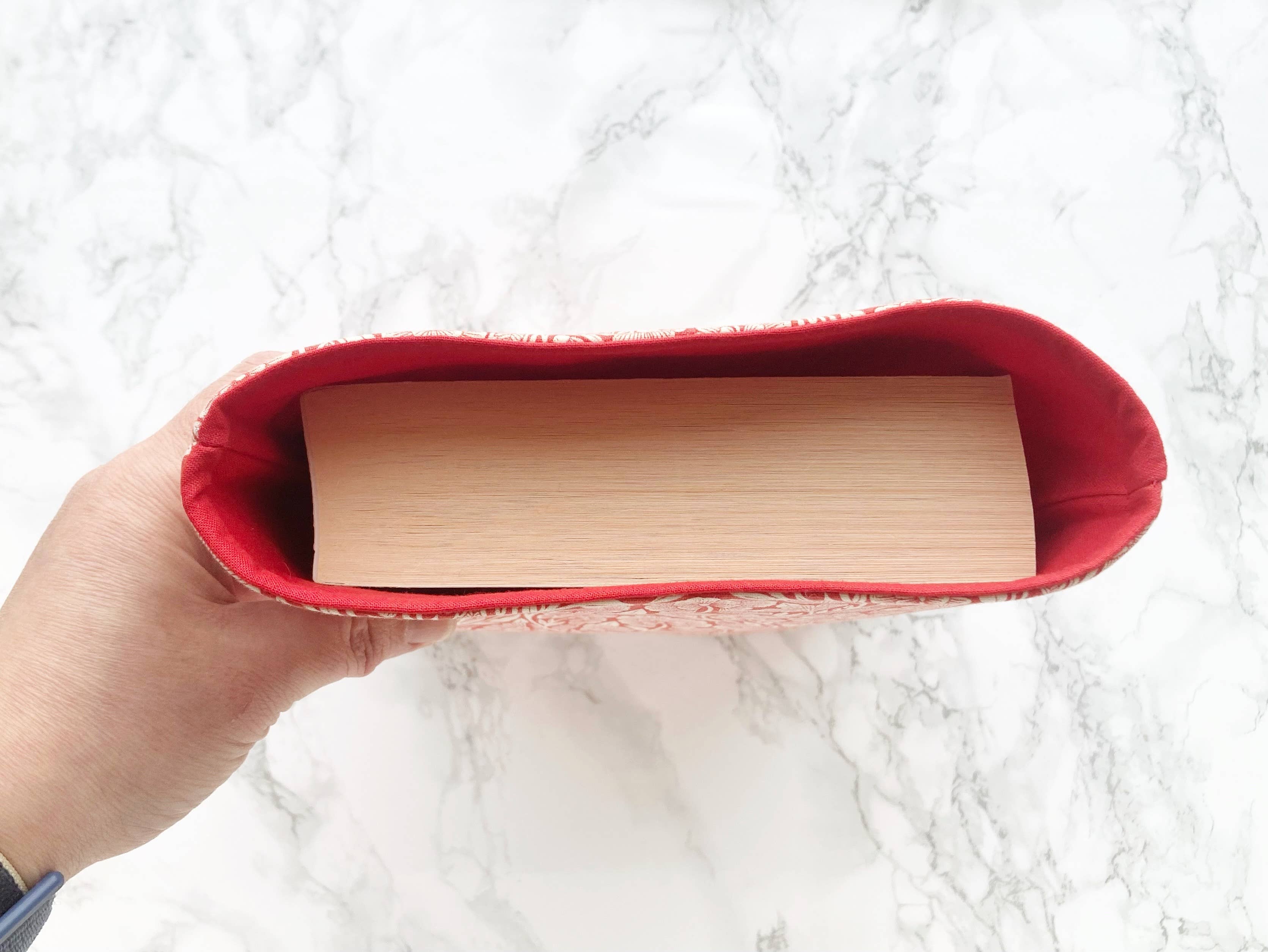 Ginger flower - padded book sleeve, book pouch
